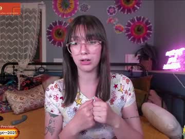 webcam girl daydreamur_gurl live cam image #9275181