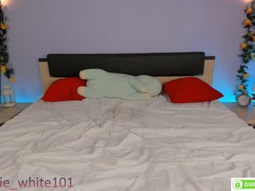 webcam girl foxhilary live cam image #2919631