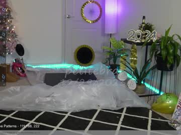 webcam girl petitebrat live cam image #8082411