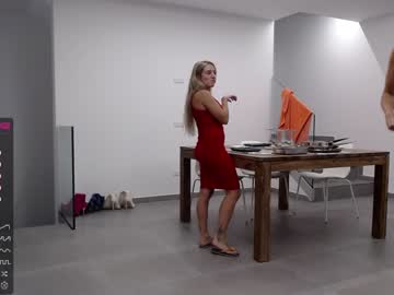 webcam girl lunary_mix live cam image #3927459
