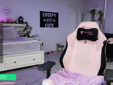 webcam girl crimsonkitten live cam image #10606004