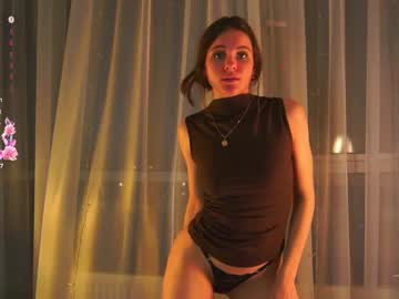 webcam girl lorettadunnell live cam image #12391823