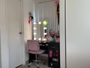 webcam girl gigglygianni live cam image #11024753
