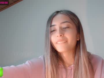 webcam girl gummy_bear7 live cam image #1140020