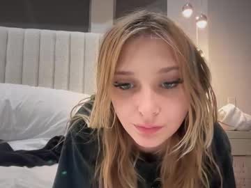 webcam girl sarahscire live cam image #11003098