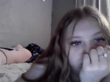 webcam girl bl0ndi333_ live cam image #7539568