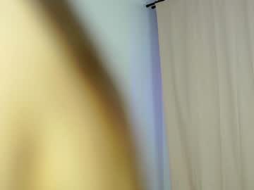 webcam girl peek_in_my_window live cam image #9943576