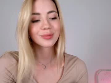 webcam girl emmi_rosee live cam image #1992081