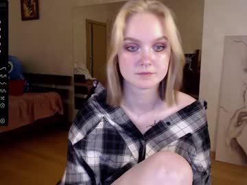 webcam girl lovely_kisses live cam image #3509406
