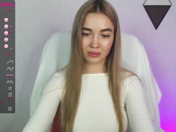 webcam girl yourvirusqueen_ live cam image #2945137