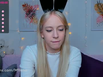 webcam girl your__voice live cam image #1380314