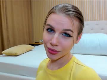webcam couple mila_polly_and_forester live cam image #8429745