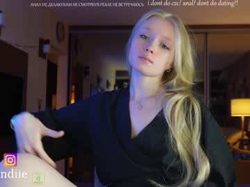 webcam girl bestblondiiecb live cam image #5817442