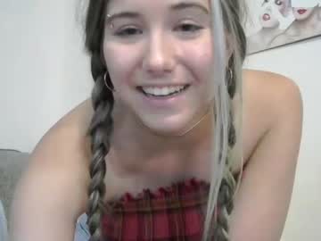 webcam girl hannahcloe live cam image #184400