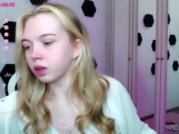 webcam girl small_blondee live cam image #5680712