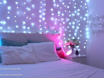 webcam girl ezra live cam image #3554750