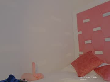 webcam girl nicolle_mitchelle live cam image #12770385