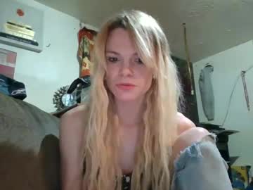 webcam girl pistlewhipme live cam image #10494782