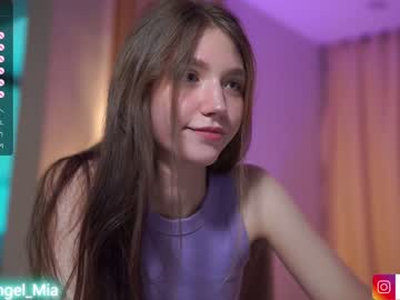 webcam girl angels_kiss live cam image #6883068
