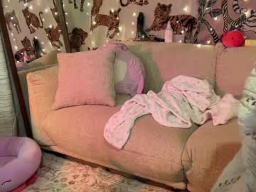 webcam girl ari_02 live cam image #8744345