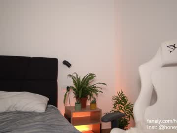webcam girl aria_diaz live cam image #9289255