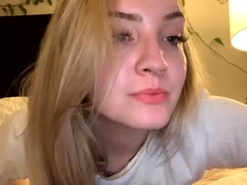 webcam girl xalyxcatx live cam image #7177432