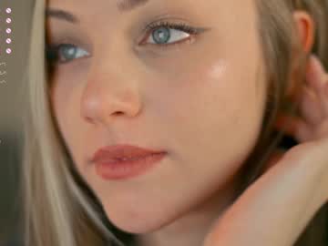 webcam girl mia_milagros live cam image #5490471