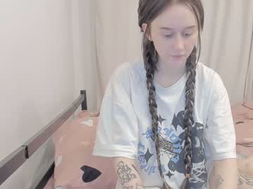 webcam girl kitty_fayle live cam image #8142346