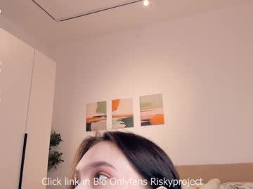webcam girl riskyproject live cam image #12918719