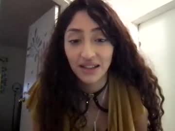 webcam girl amongmilky97 live cam image #7986063