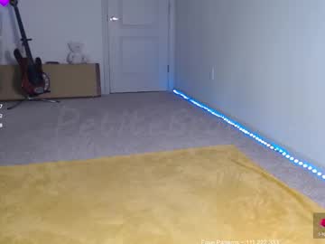 webcam girl petitebrat live cam image #12389254
