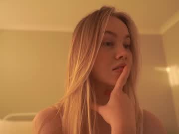 webcam girl bibi_it_is live cam image #12188031