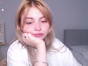 webcam girl shy_blondiee live cam image #7269770
