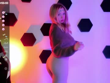webcam girl small_blondee live cam image #5352619