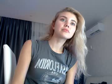 webcam girl amourvenenum live cam image #3701968