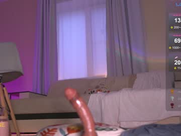webcam girl sweetkira555 live cam image #9951080