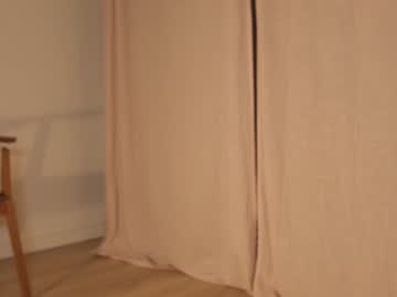 webcam girl hee_jeen live cam image #12758213