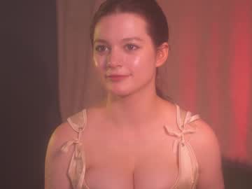 webcam girl lorienn live cam image #9807370