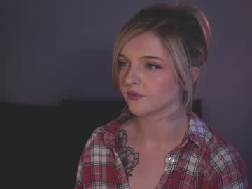 webcam girl lucydelovely live cam image #7493037