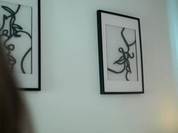 webcam girl peek_in_my_window live cam image #10585920