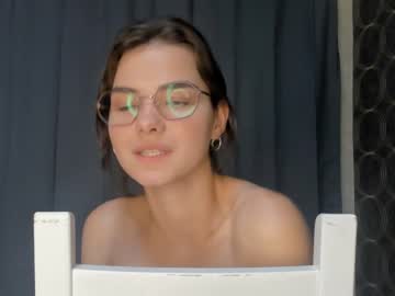 webcam girl laurawhitea live cam image #7180887