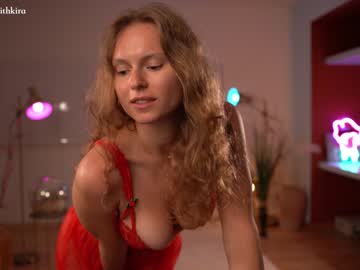 webcam girl chillwithkira live cam image #5529438