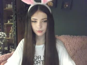 webcam girl bmwm5f90 live cam image #11729869