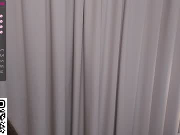 webcam girl peek_in_my_window live cam image #8496387