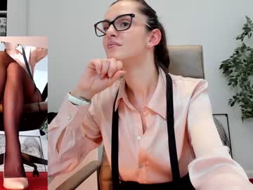 webcam girl legswattitude live cam image #8212702