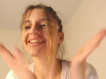webcam girl lesi_moon live cam image #6713323