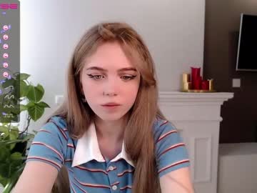 webcam girl small_blondee live cam image #2498050