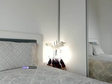 webcam girl intrigueeme live cam image #7755207