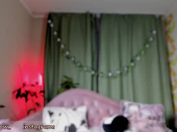 webcam girl lika_moon live cam image #7154347