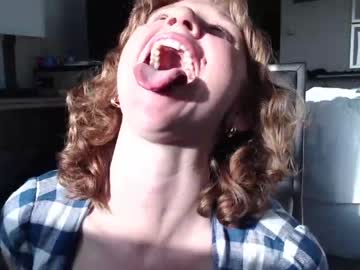 webcam girl pretendlunch live cam image #1592925